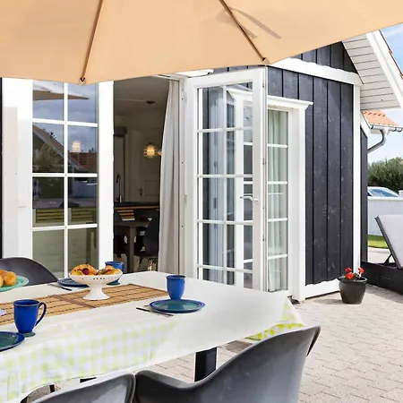 Villa Cozy House Near The Sea Brenderup