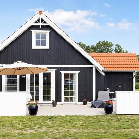 Cozy House Near The Sea